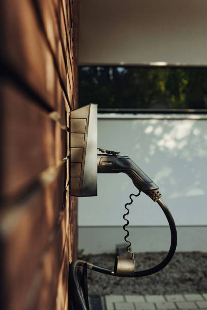EV CHARGER